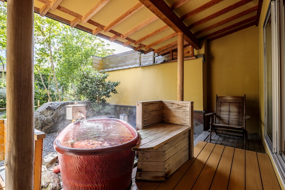 Room with open-air bath photo 2