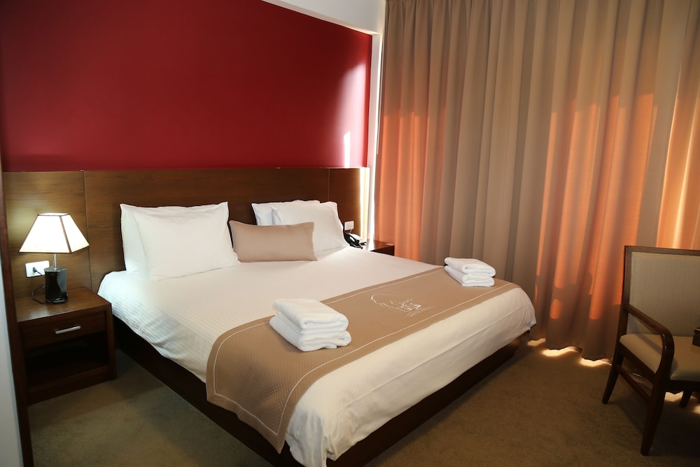Junior Suite, 1 King Bed, Non Smoking, City View photo 1