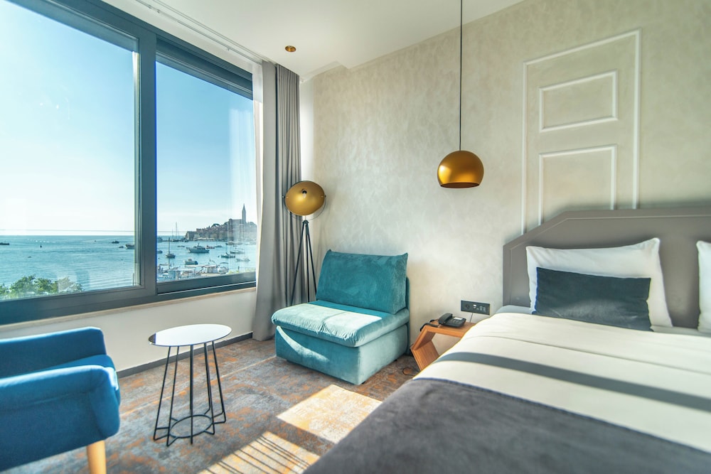 Deluxe Double Room, Sea View - Photo 1