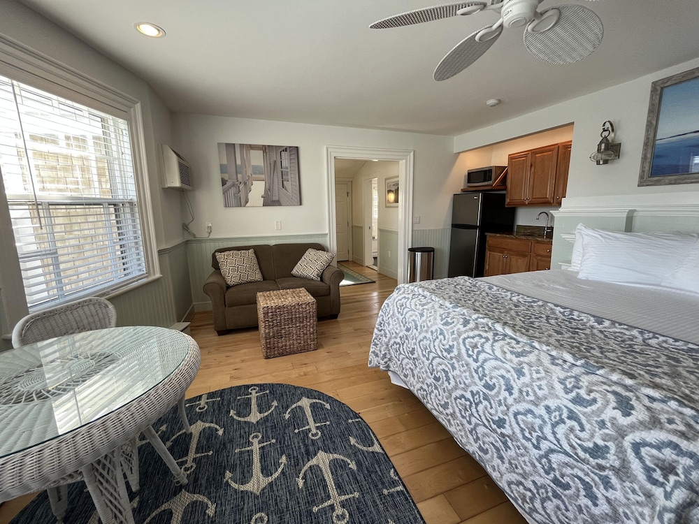 Shaw Suite
