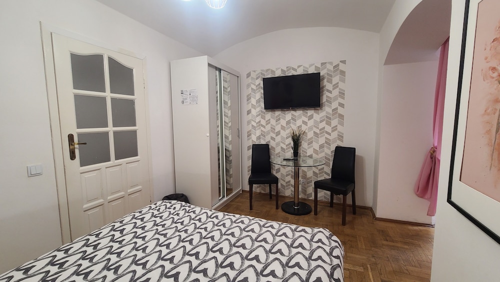 Comfort Double Room, 1 Double Bed, Courtyard View, Ground Floor photo 3