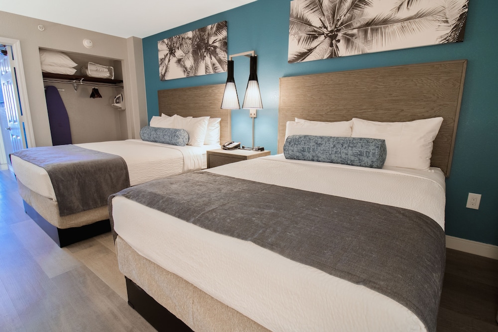 Paradise Oceanfront Deluxe One Bedroom