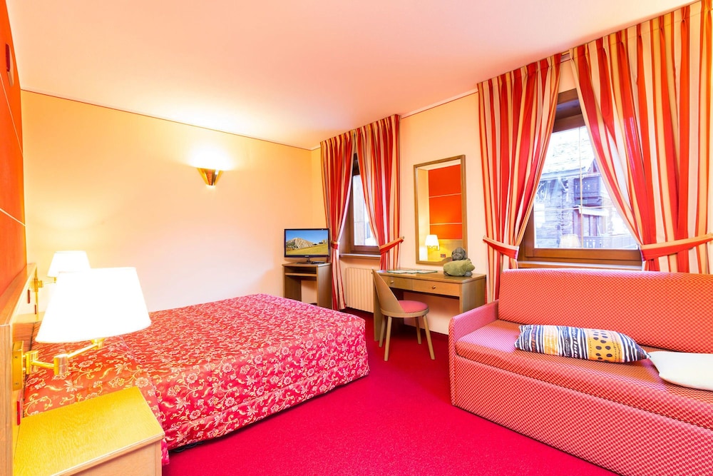 Superior Triple Room photo 3