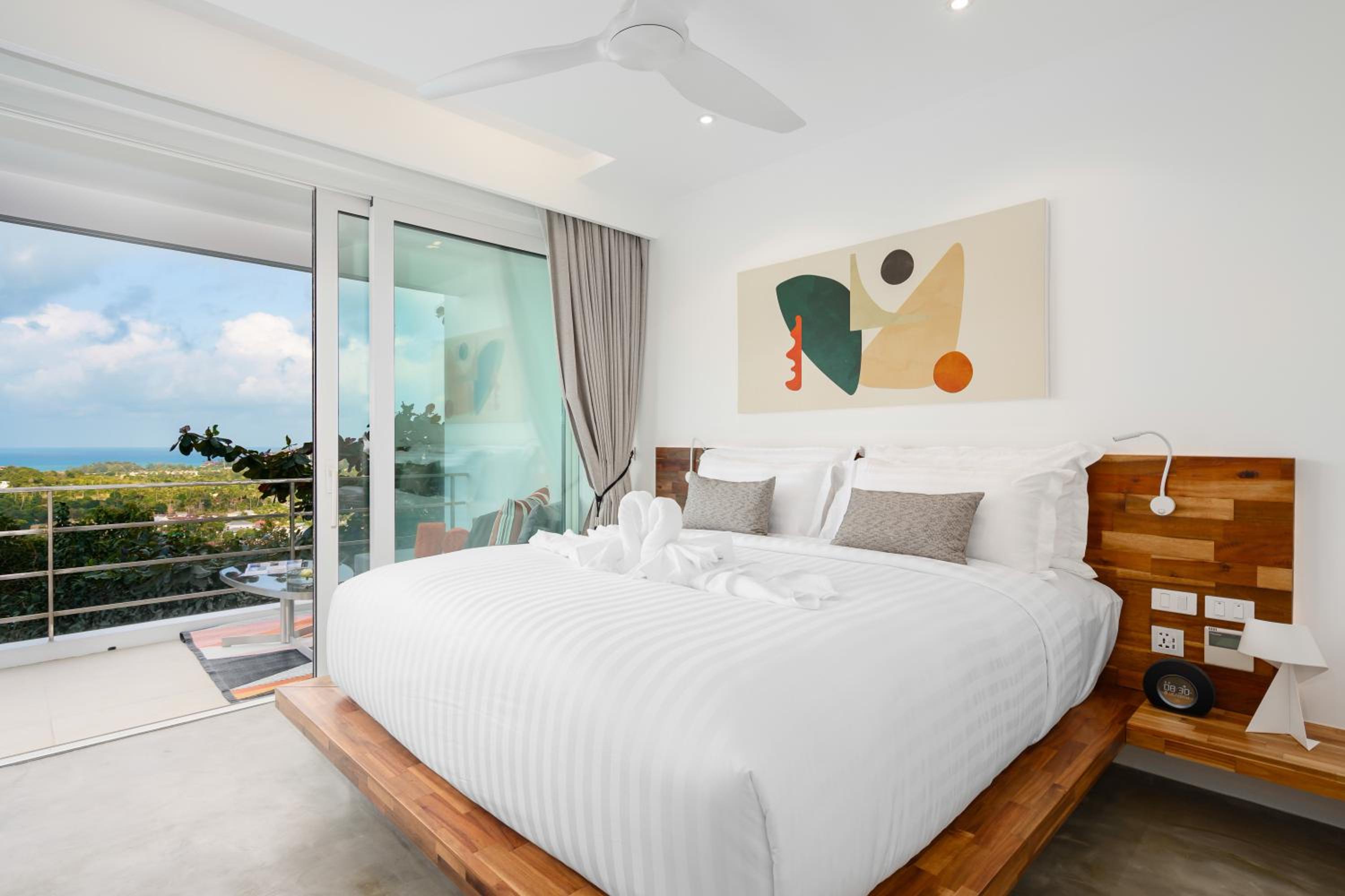 Deluxe Sunrise Suite - Photo 1