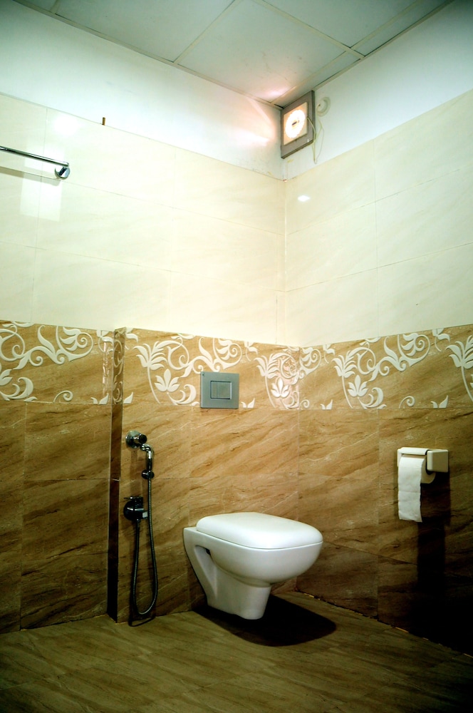 Deluxe Double Room, 1 Double Bed, Hill View photo 3