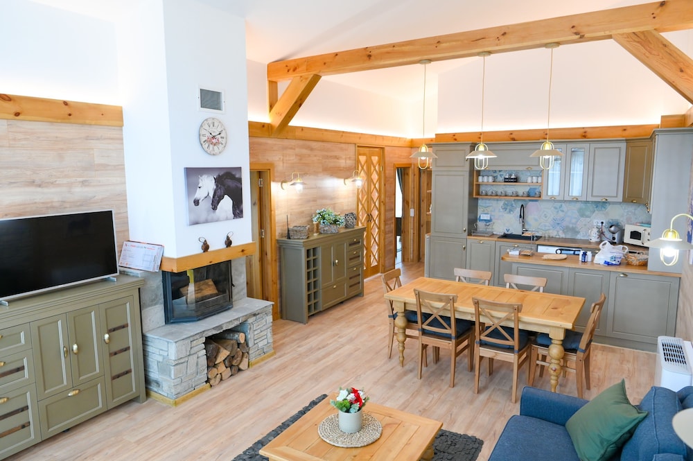 Superior Chalet, 3 Bedrooms, Sauna, Mountain View photo 1