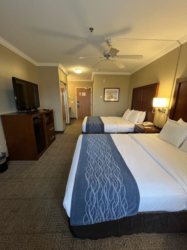 Standard Room, 2 Queen Beds, Non Smoking - Photo 5