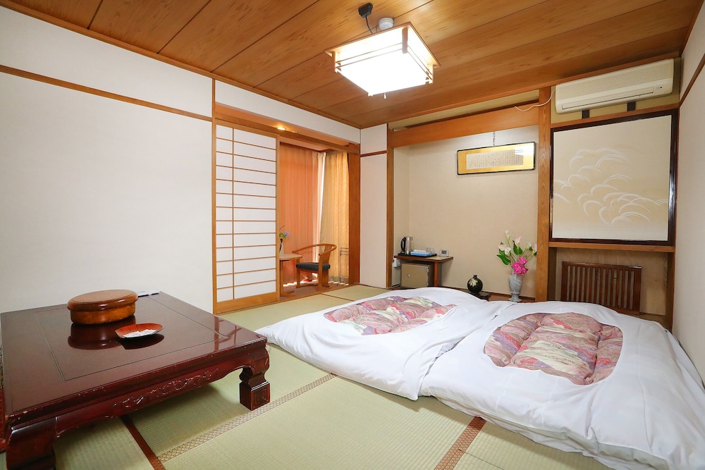 Japanese Style Room for 3 Guests, Smoking