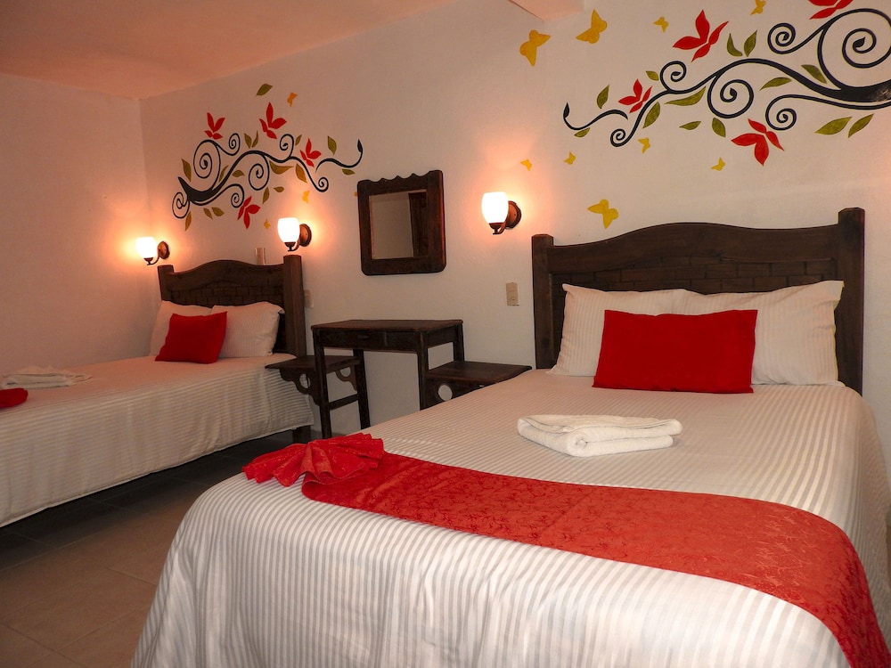 Basic Room, 2 Double Beds photo 2