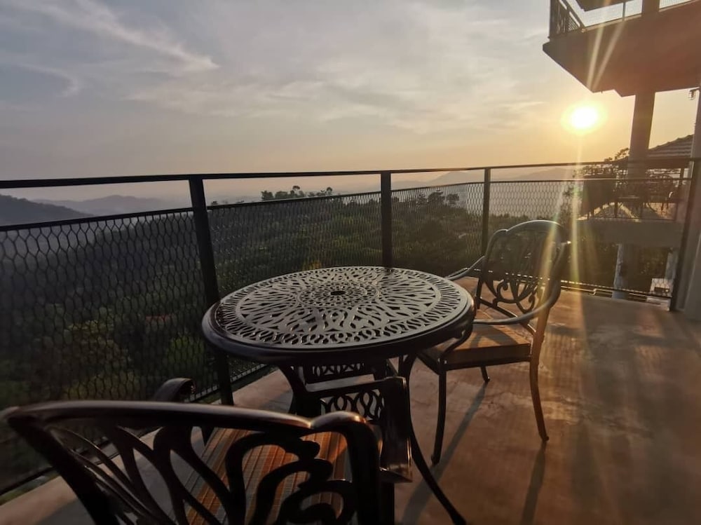 Panoramic Room with Balcony - Photo 6