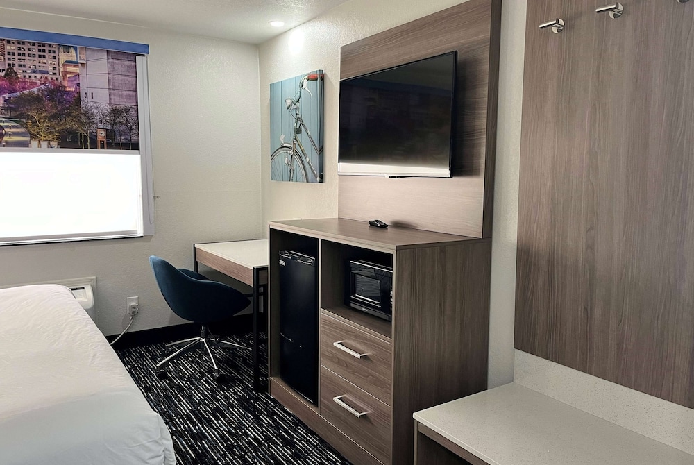 Suite, Multiple Beds, Non Smoking photo 3