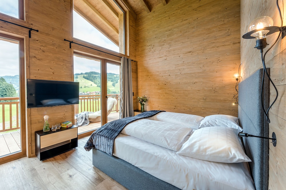 Luxury Chalet, 4 Bedrooms, Sauna, Mountain View photo 2