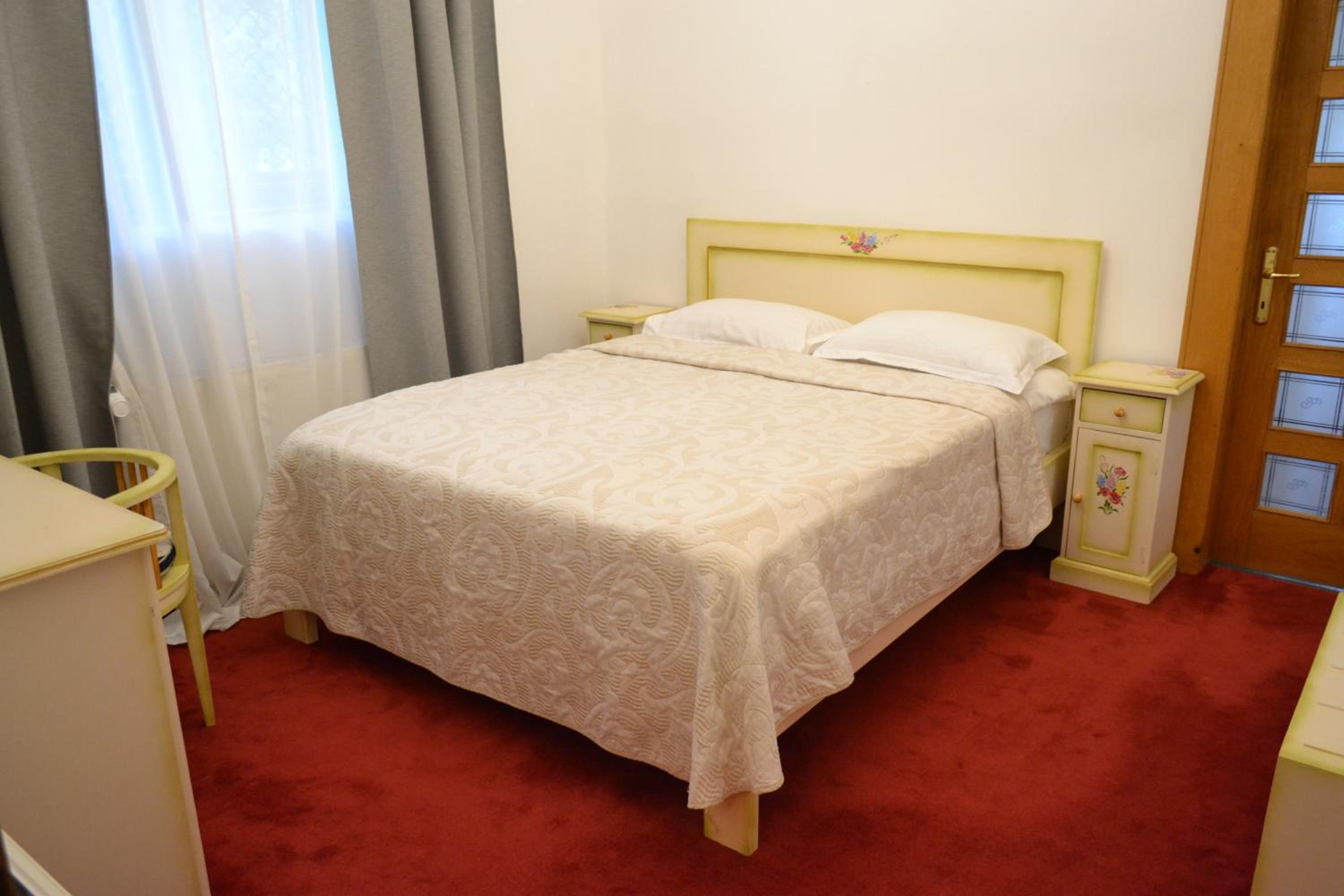 4 - Star Standard Single Room upper floors no elevator photo 3