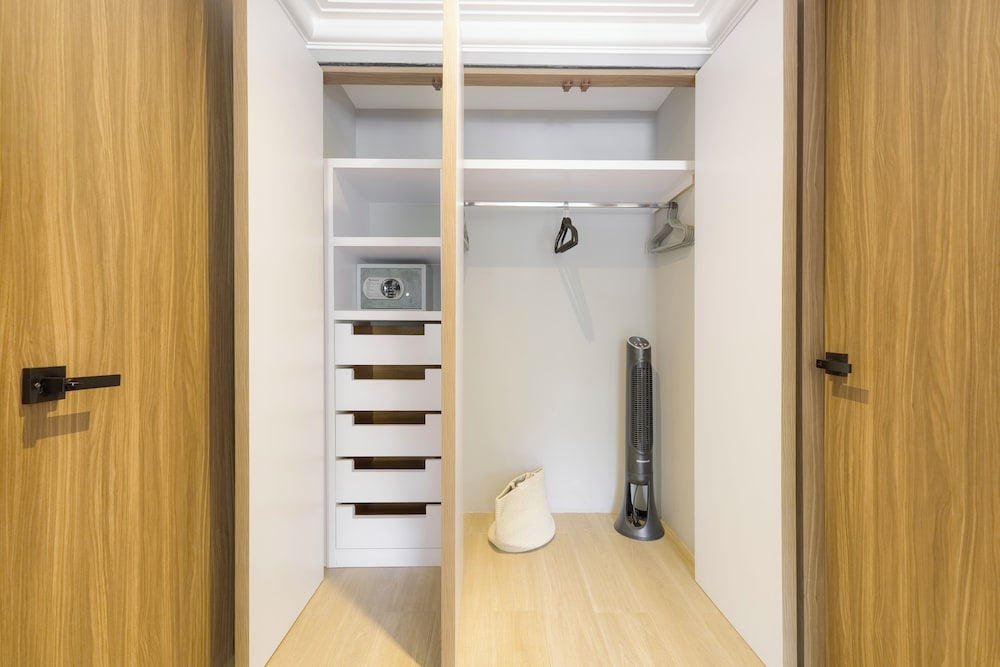 Luxury Apartment, 2 Bedrooms - Photo 9