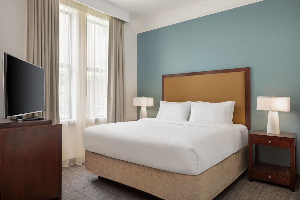 Suite, 1 Bedroom - Photo 4