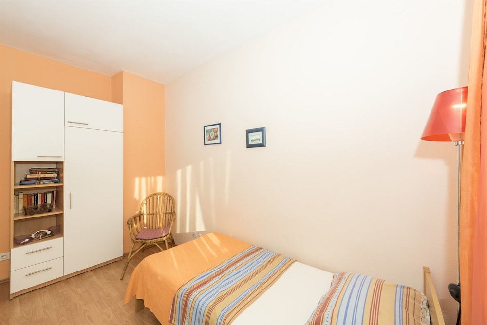 Apartment (A1)