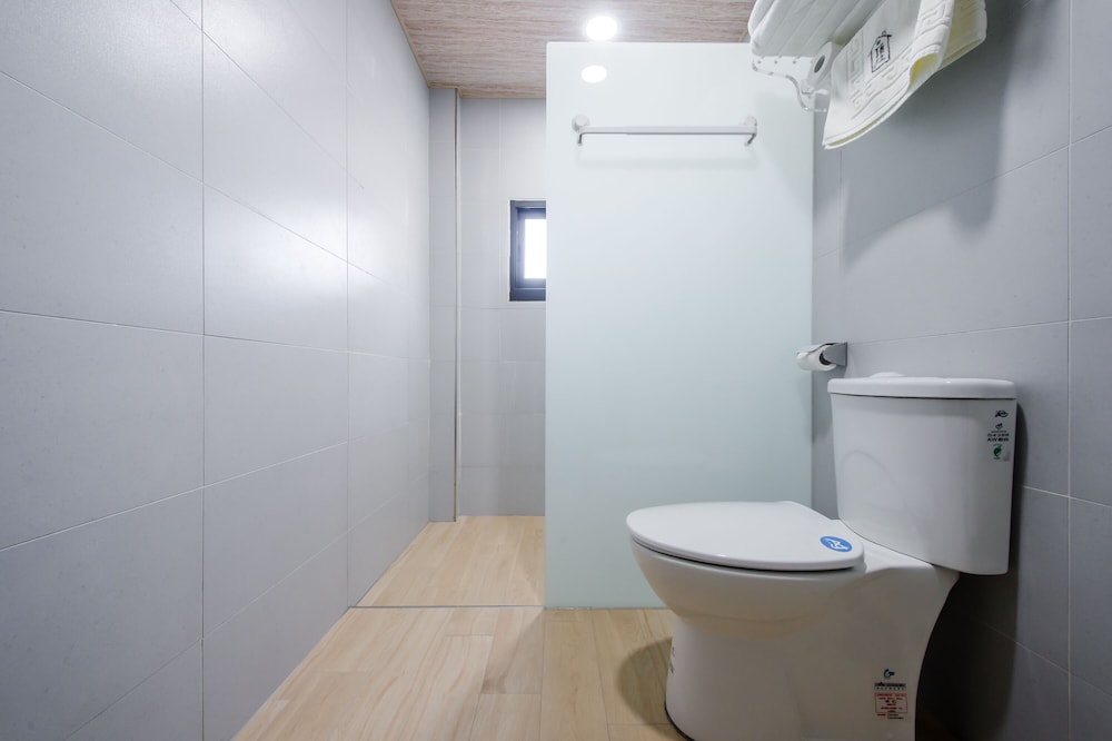 Double Room - Photo 5