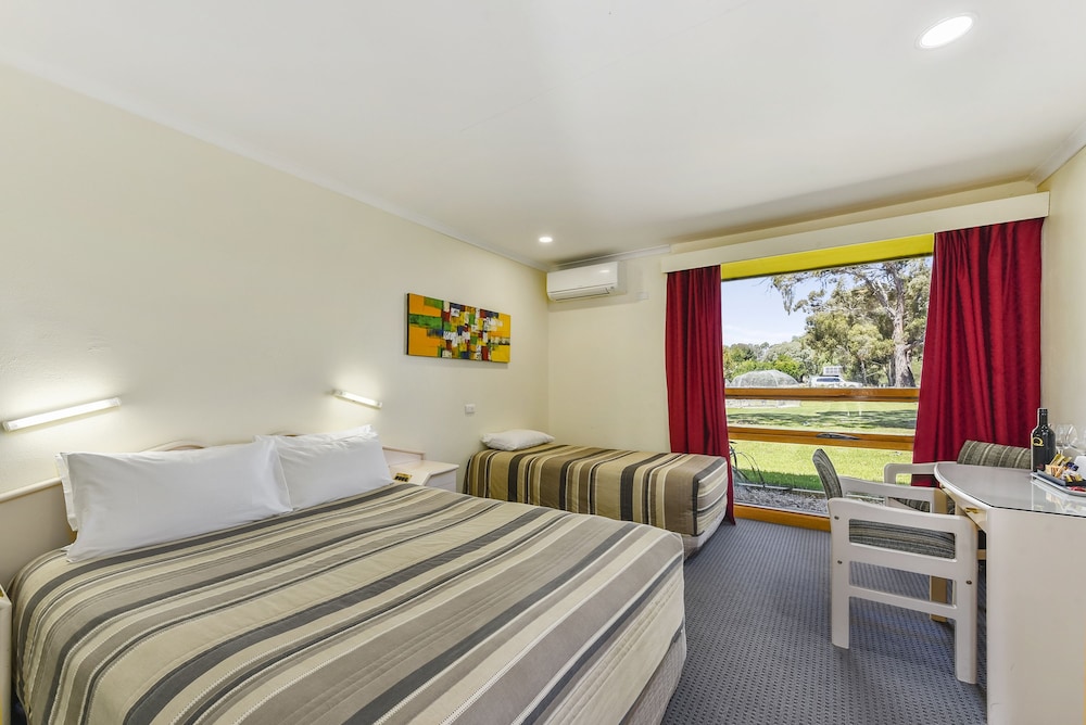 Twin Room - Photo 3