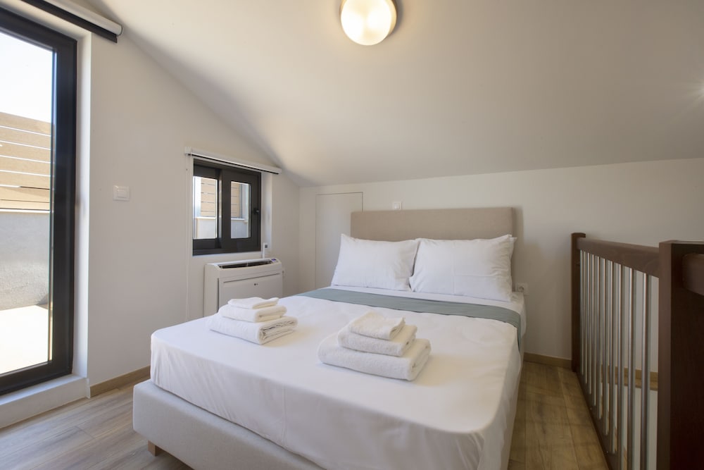 Classic Panorama Maisonette with Private Outdoor Heated Jacuzzi photo 1