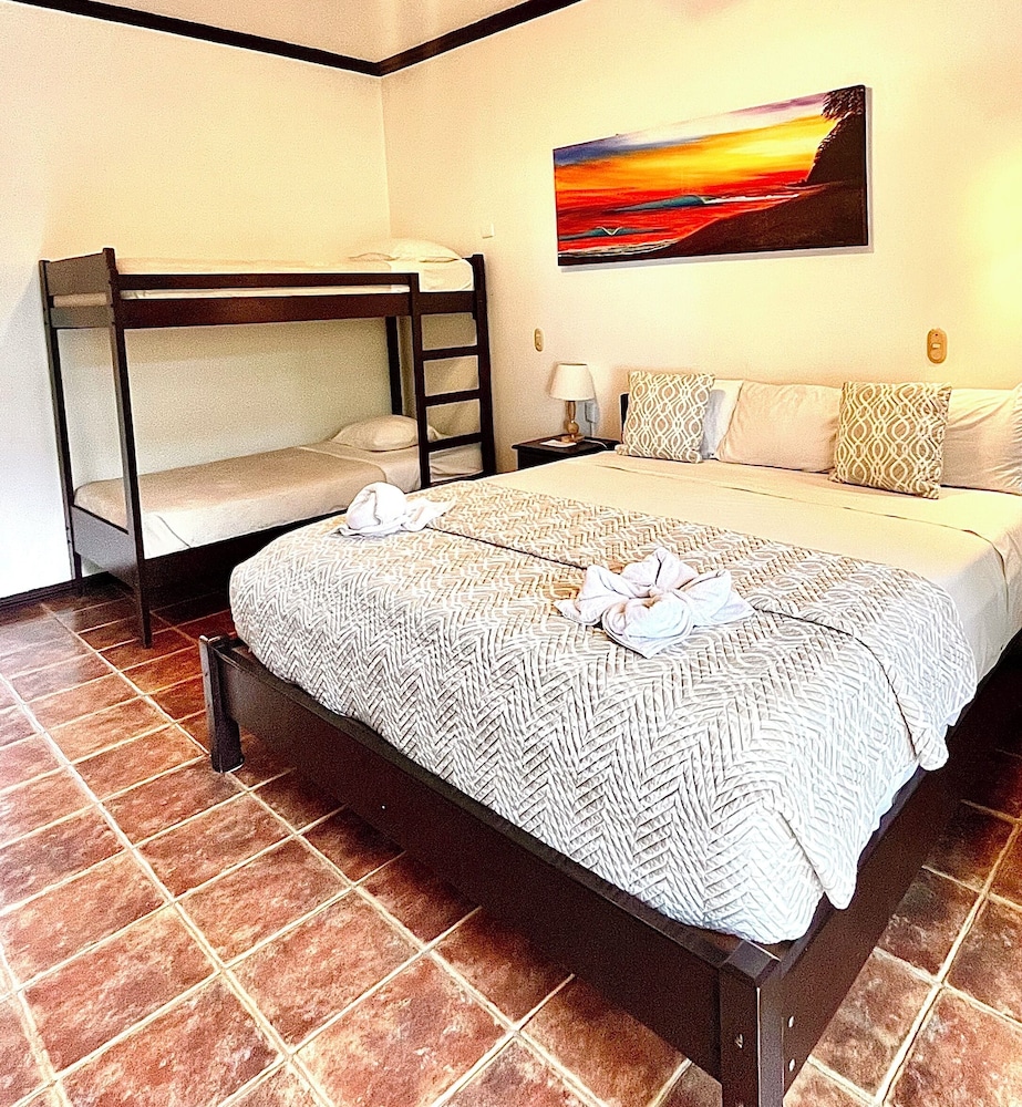 Deluxe Triple Room, 1 Bedroom, Balcony, Pool View photo 2