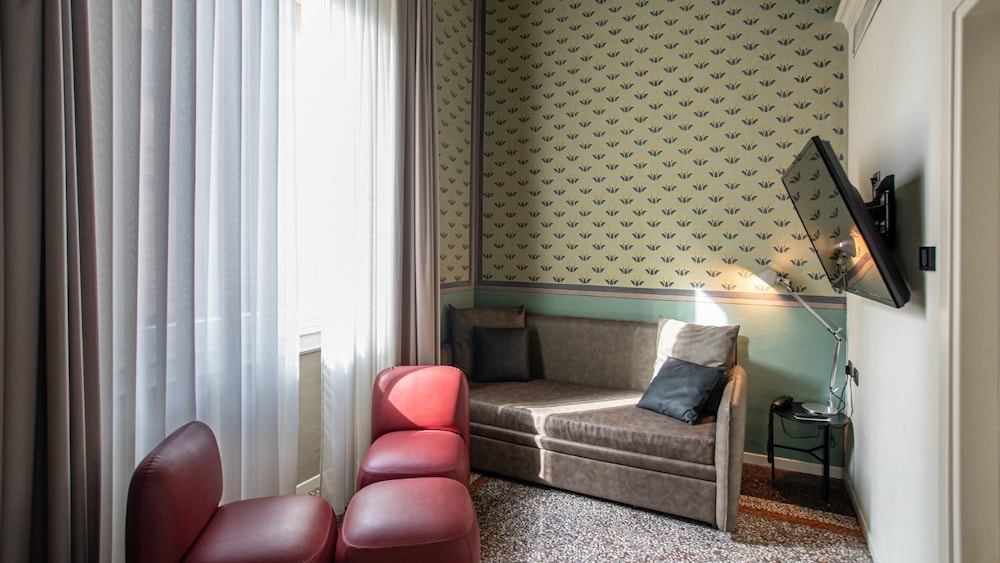 Premier Studio Suite photo 1