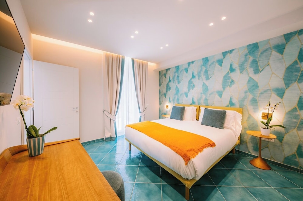 Luxury Suite photo 2