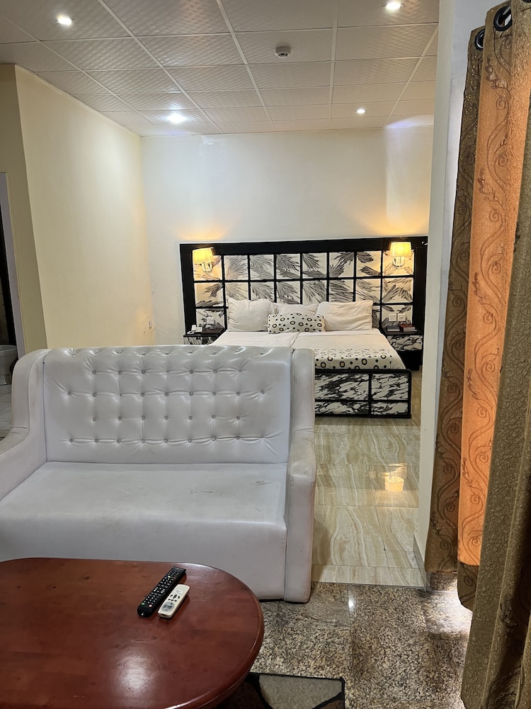 Executive Room - Photo 4
