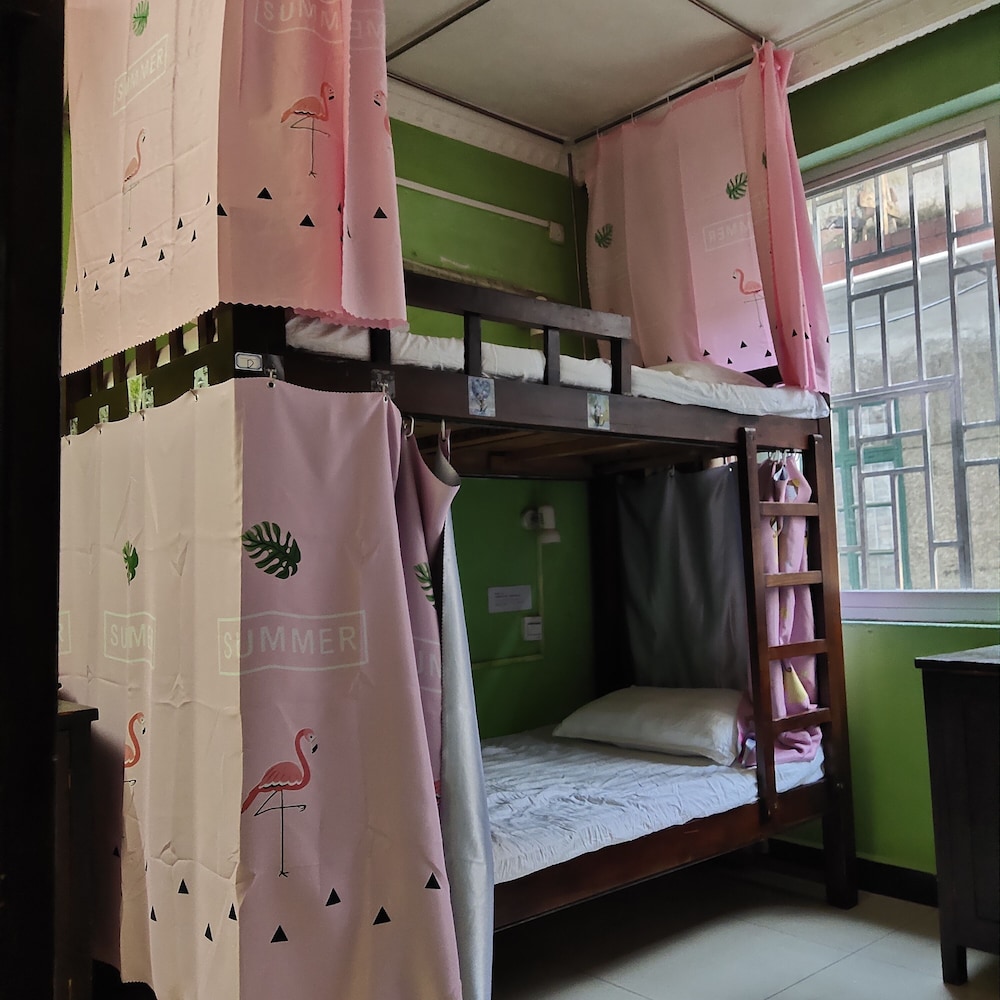 Bed in 6-bed Female Dormitory Room photo 2