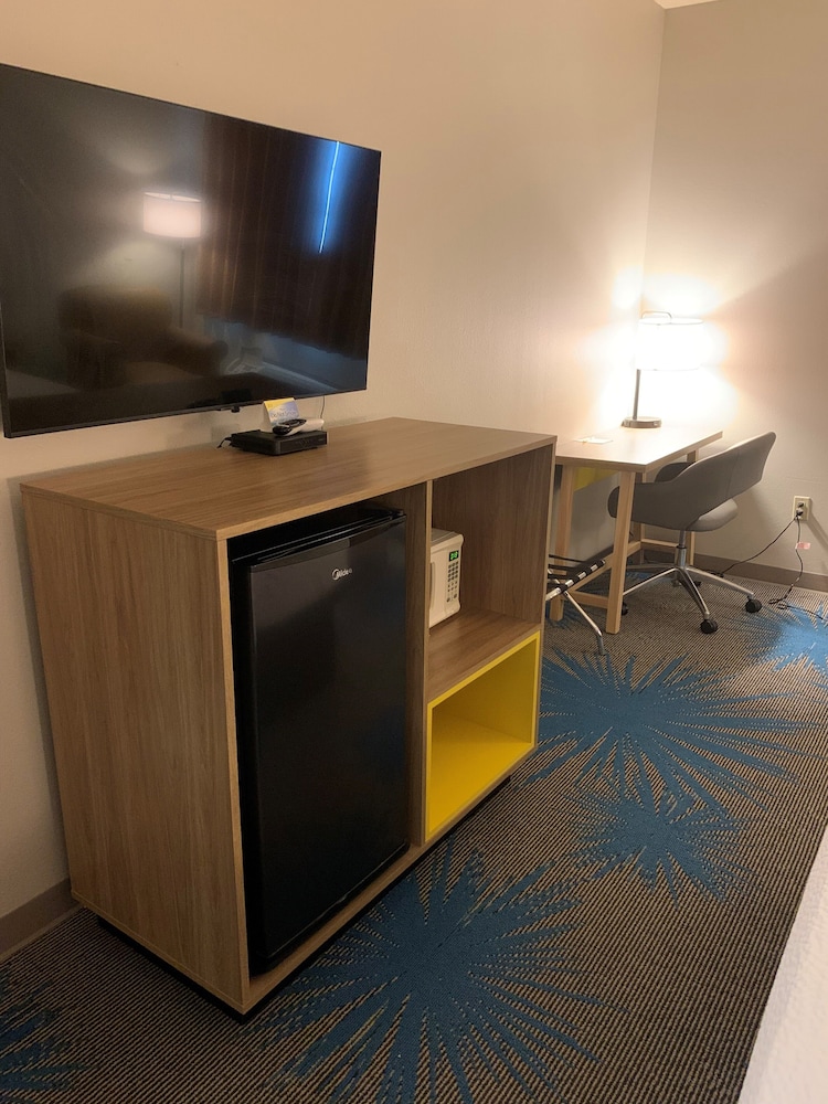 Studio Suite, 1 King Bed, Non Smoking - Photo 5