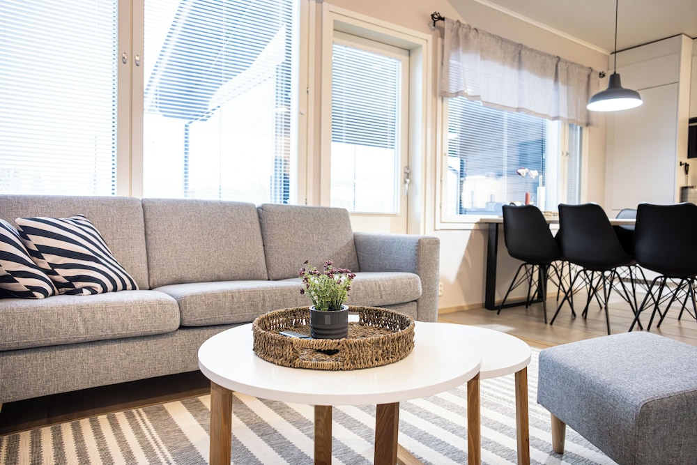 Superior Apartment, 3 Bedrooms, Fireplace, Partial Lake View (A5) photo 1