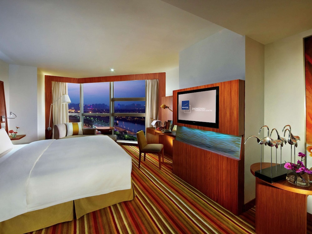 Superior Room, 1 King Bed - Photo 11