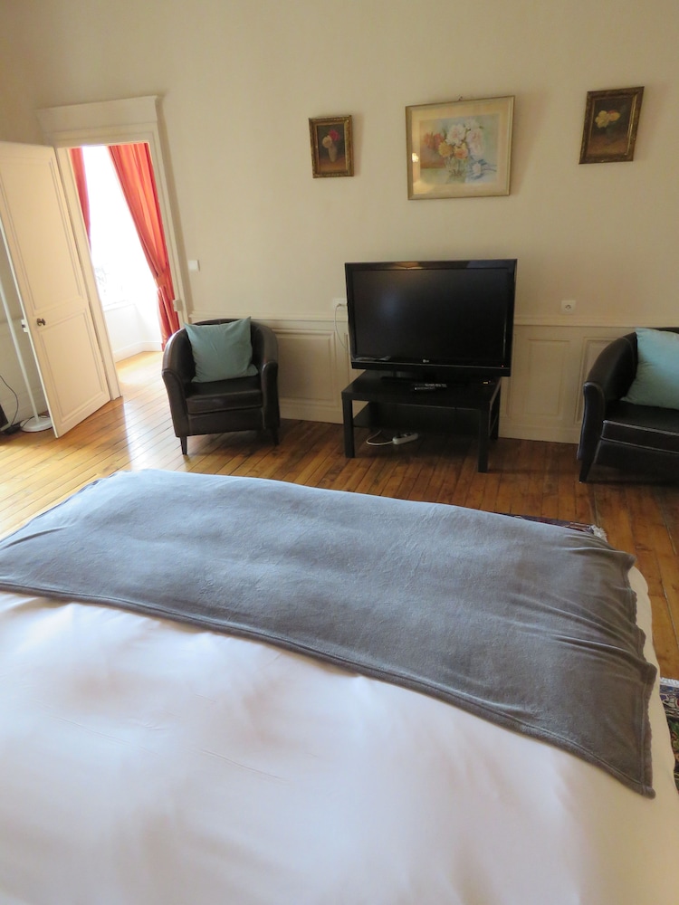 Double or Twin Room (Sepia) photo 3