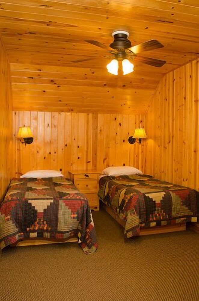 Cabin, 4 Bedrooms (Cabin 4) photo 1