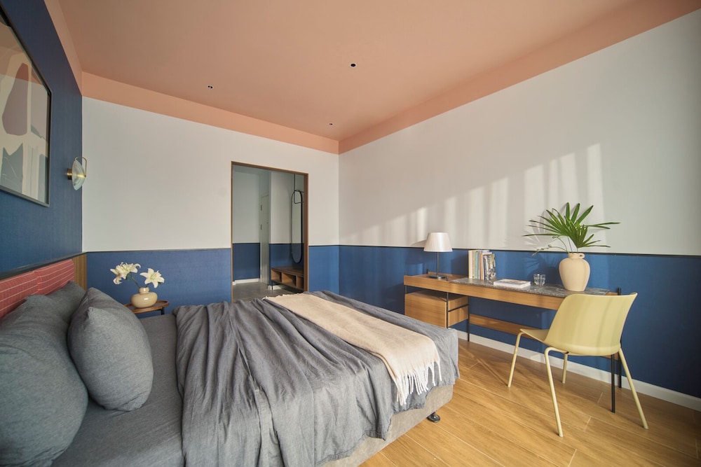 Deluxe Room, Balcony, City View