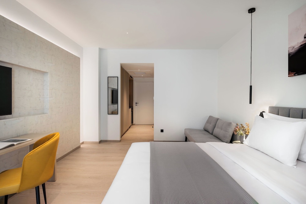 Superior Room, 1 King Bed with Sofa bed, Balcony