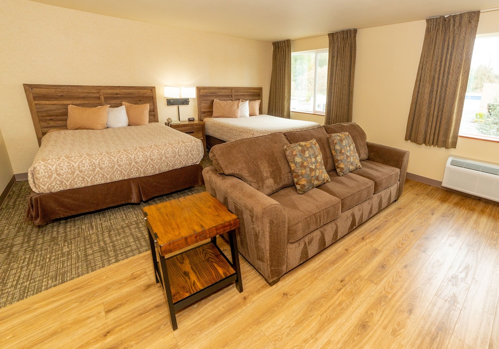 2 Queen Beds with Kitchenette photo 1
