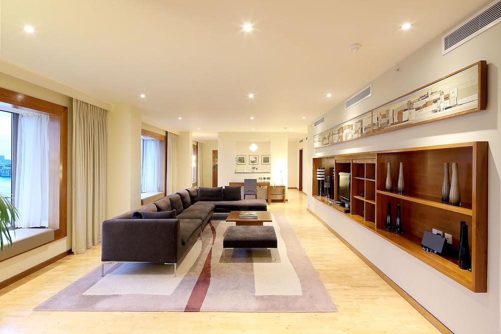 Presidential Suite photo 2