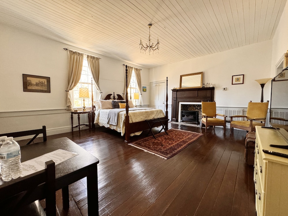 Miss Agnes Suite photo 3