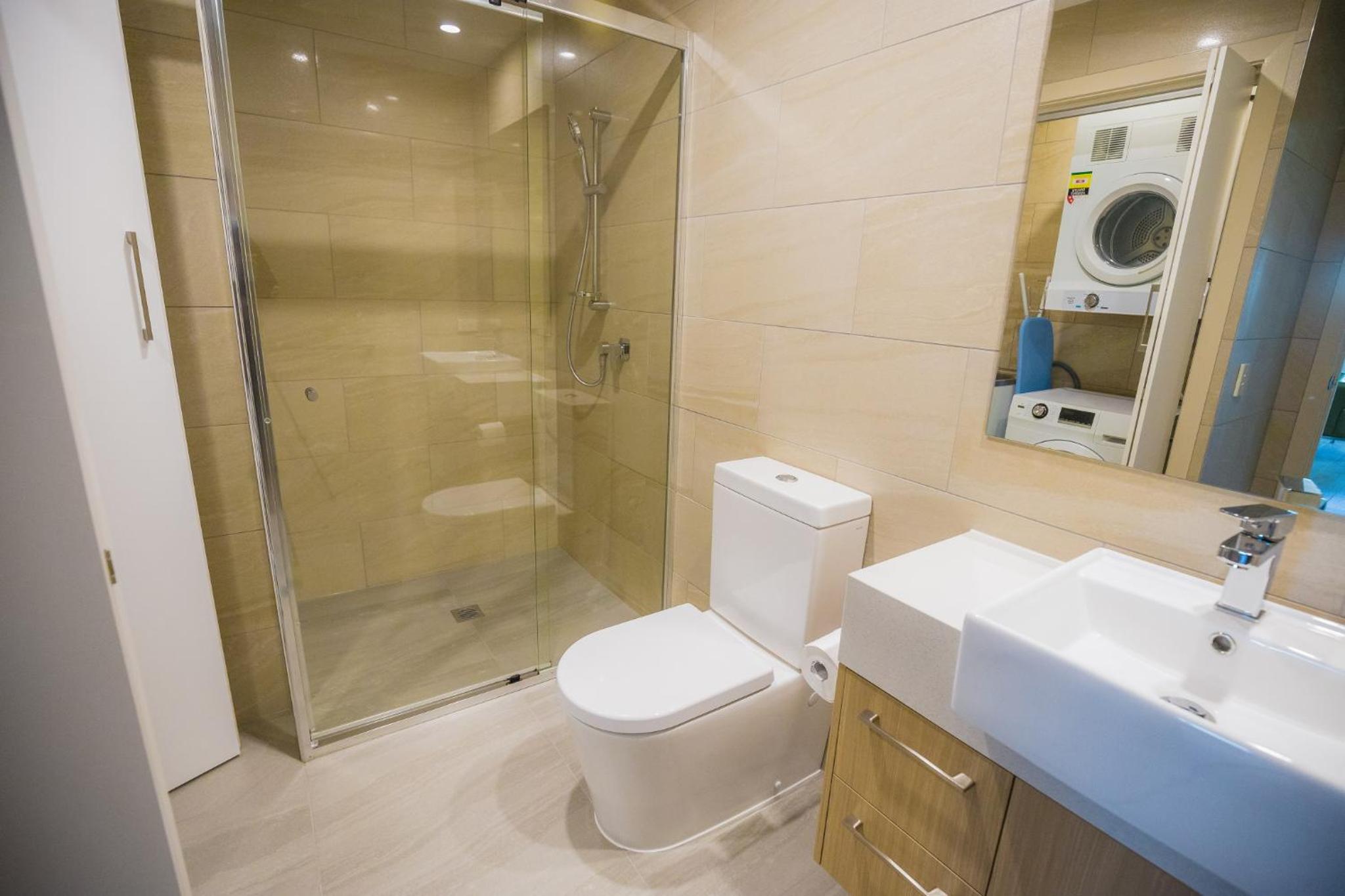 Three-Bedroom Apartment- Windsor View - Photo 14