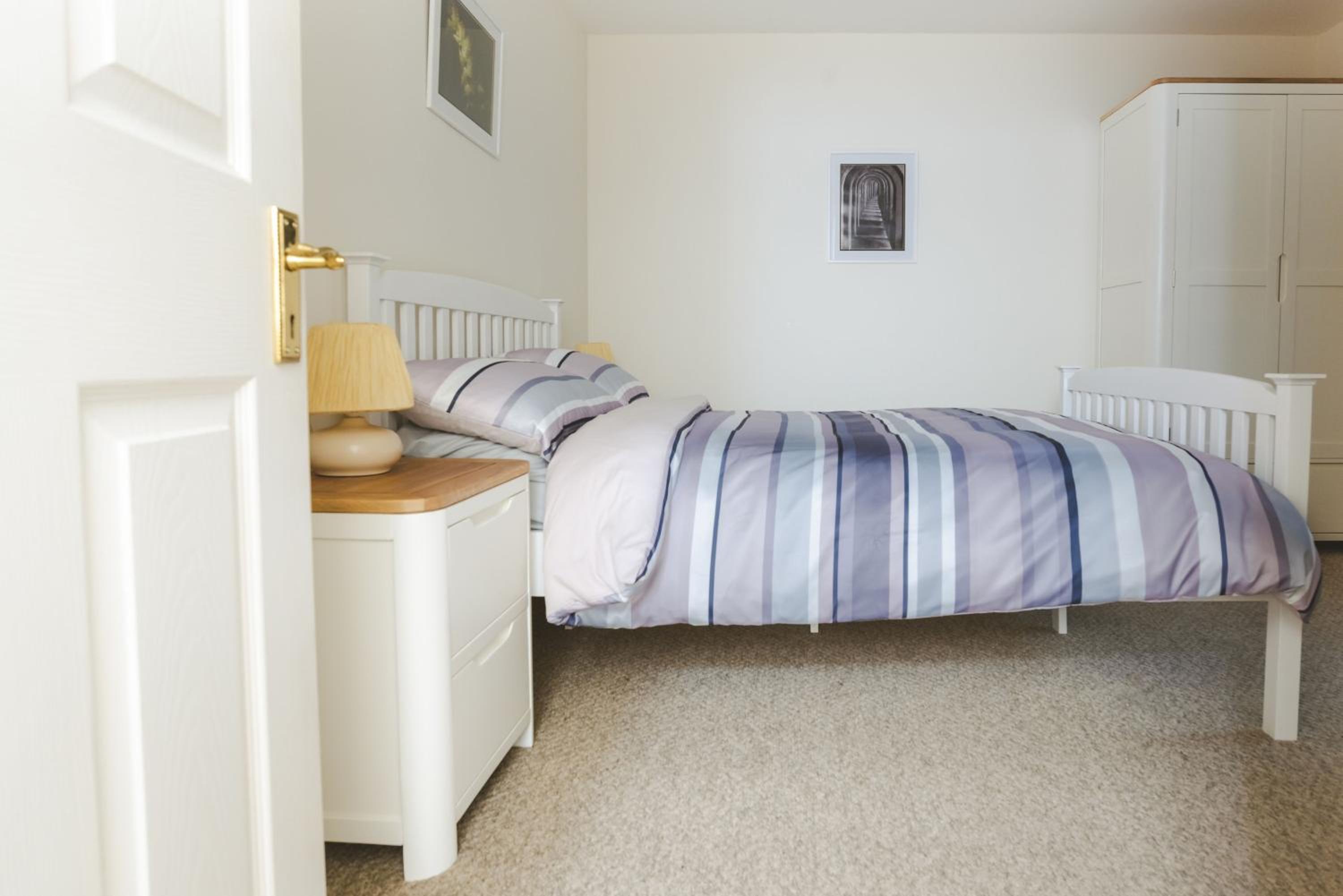 Double Room with Private Bathroom - Photo 4