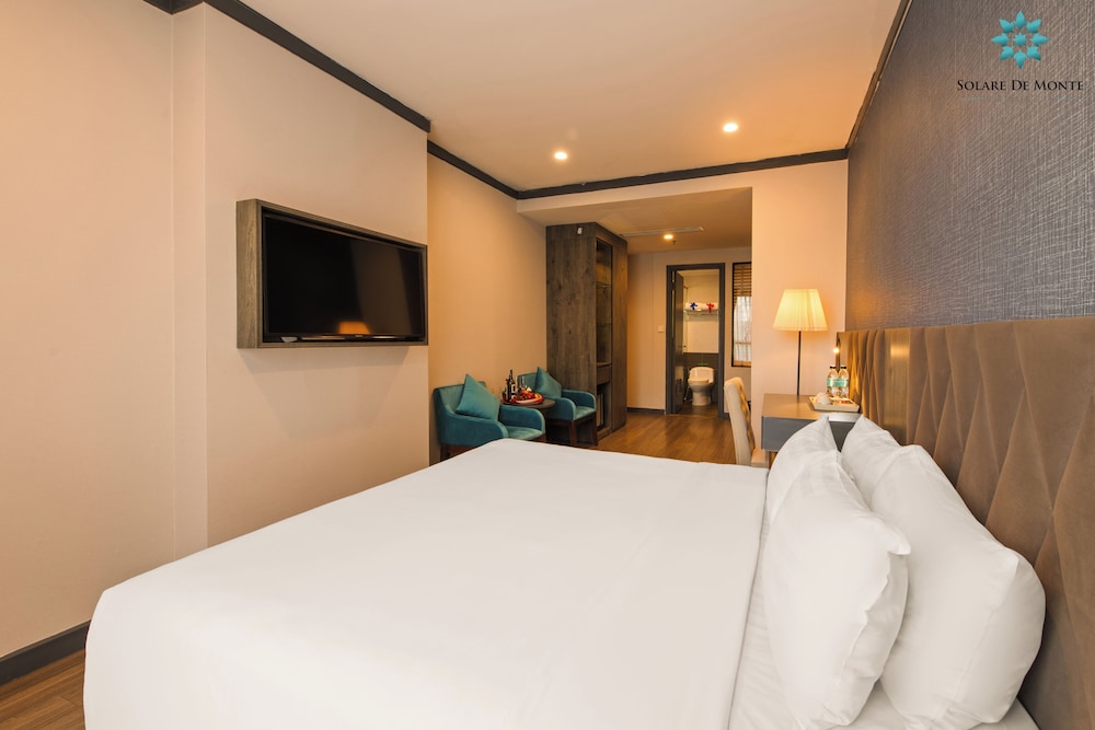 Honeymoon Room with Balcony photo 2