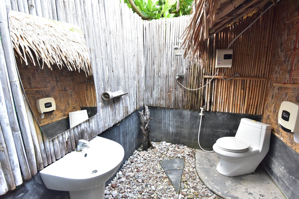 Bamboo Bungalow B photo 3