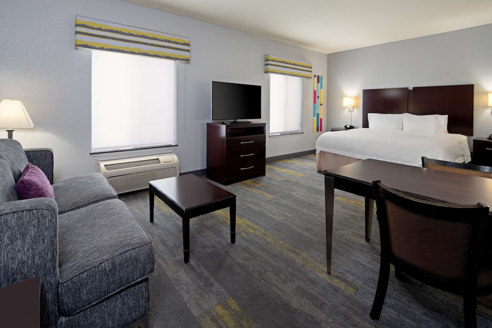 Studio Suite, 1 King Bed, Non Smoking - Photo 3