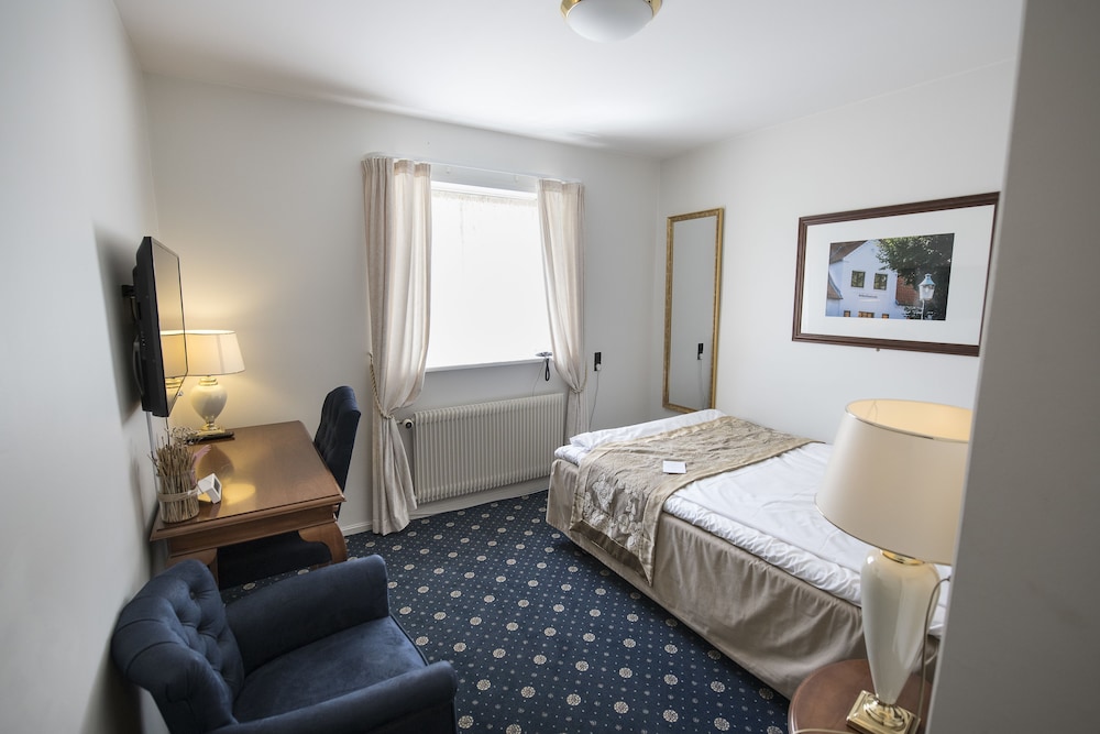 Single Room - Photo 1