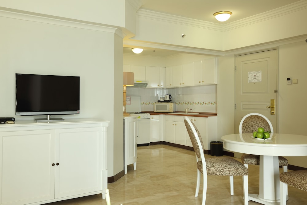 Suite, 1 Bedroom - Photo 4