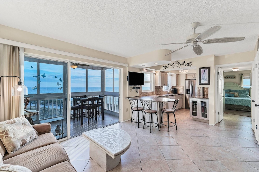 Condo (San Marco, 5th Floor with Private Bea) photo 1