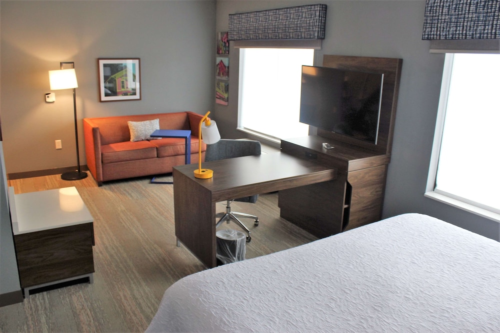 Suite, 1 King Bed, Accessible, Refrigerator & Microwave (Hearing) - Photo 1