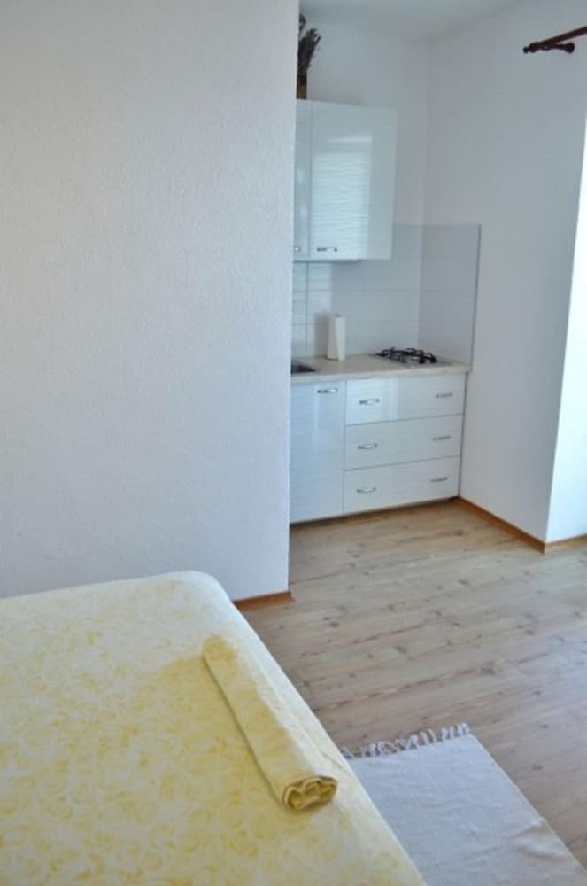 Studio (Denko - right on the beach - SA2(2)) photo 3