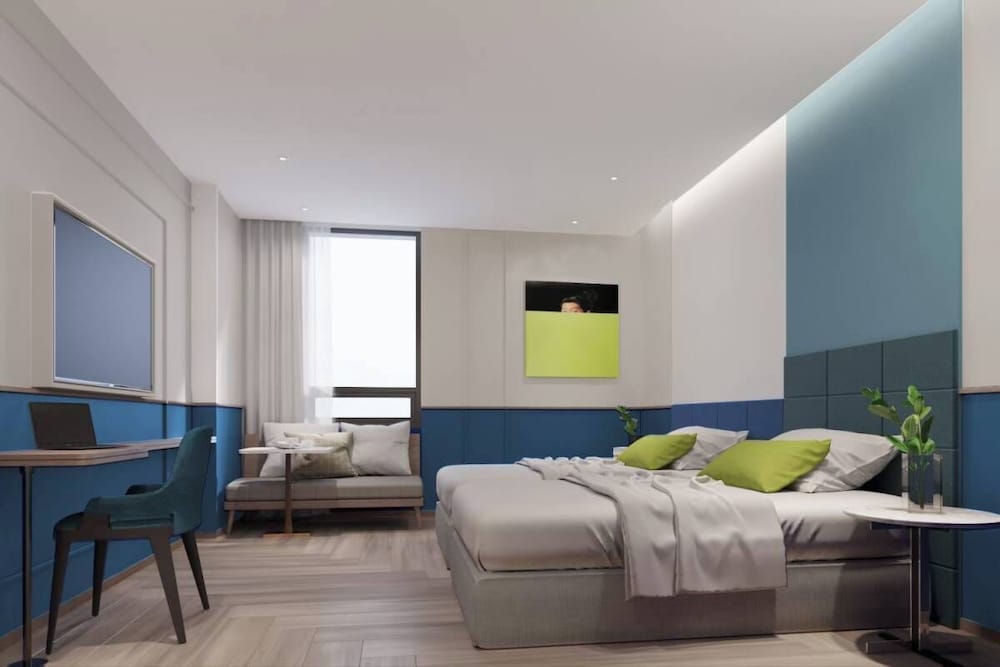 Superior Studio, 2 Twin Beds, City View photo 1