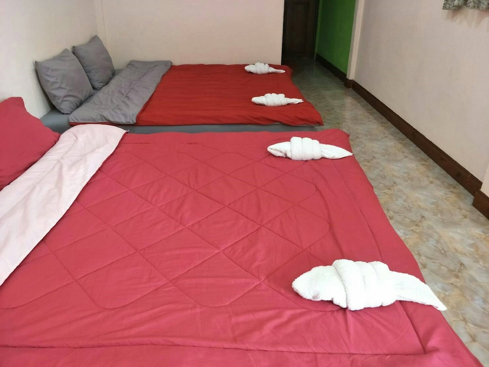 4 Bedrooms Private House photo 1